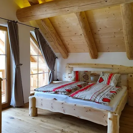 Almzauber - Haus Enzian Inkl Infrarotliegen Dağ evi Hochrindl