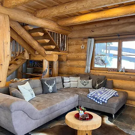 Dağ evi Almzauber - Haus Enzian Inkl Infrarotliegen Hochrindl