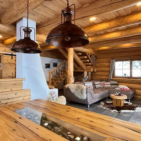 Almzauber - Haus Enzian Inkl Infrarotliegen Dağ evi Hochrindl